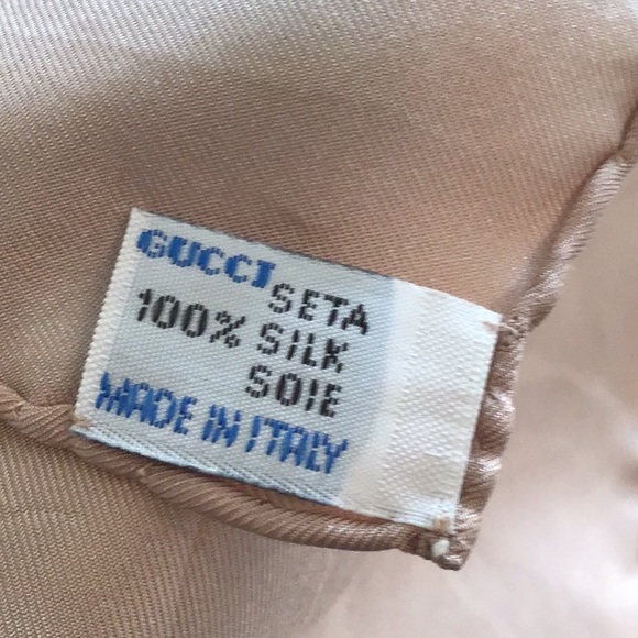 Rare, Vintage GUCCI 100% silk scarf. Winter scene, in NEW condition.Italian - Picture 5 of 8